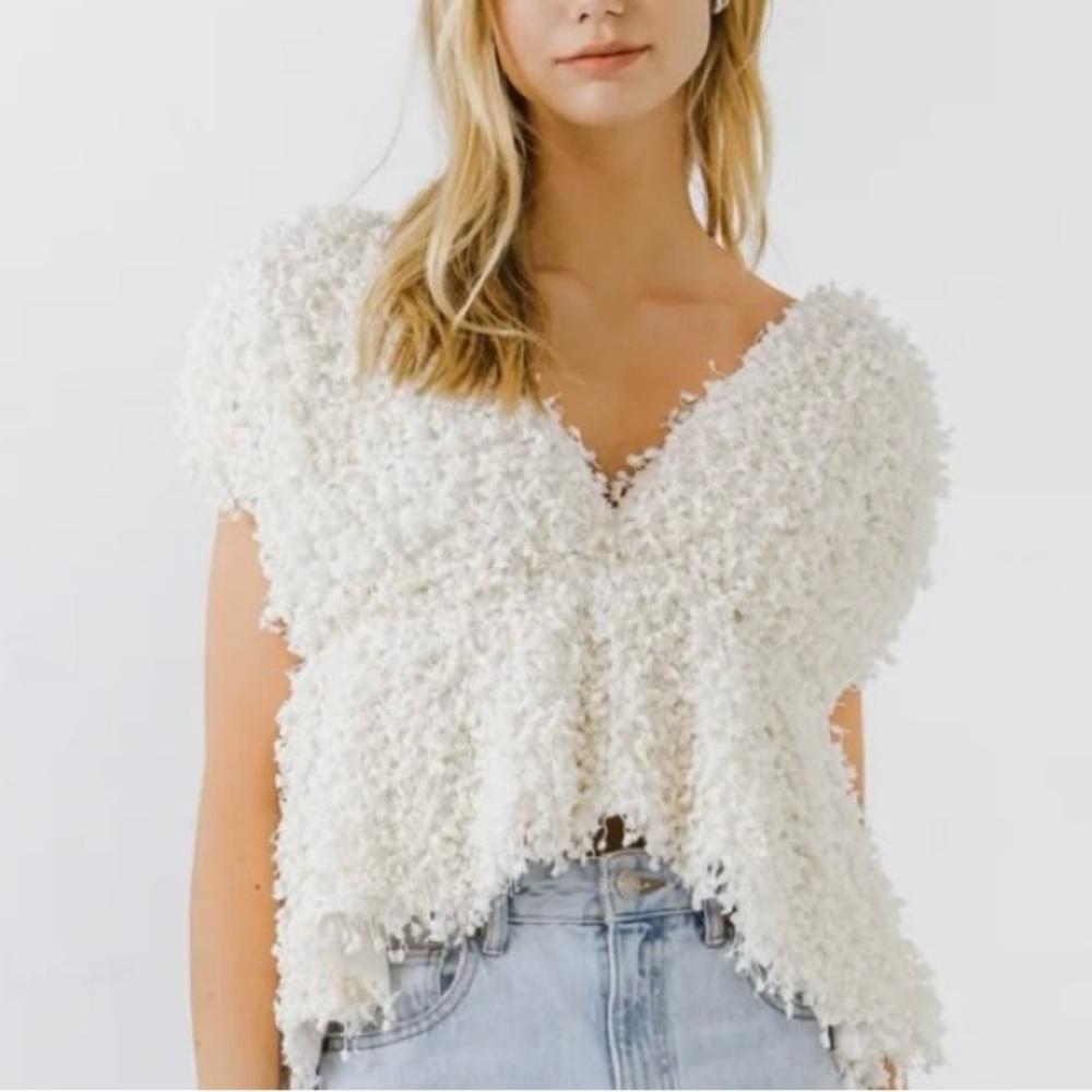 ENDLESS ROSE Textured Top with Plunging Neckline size M